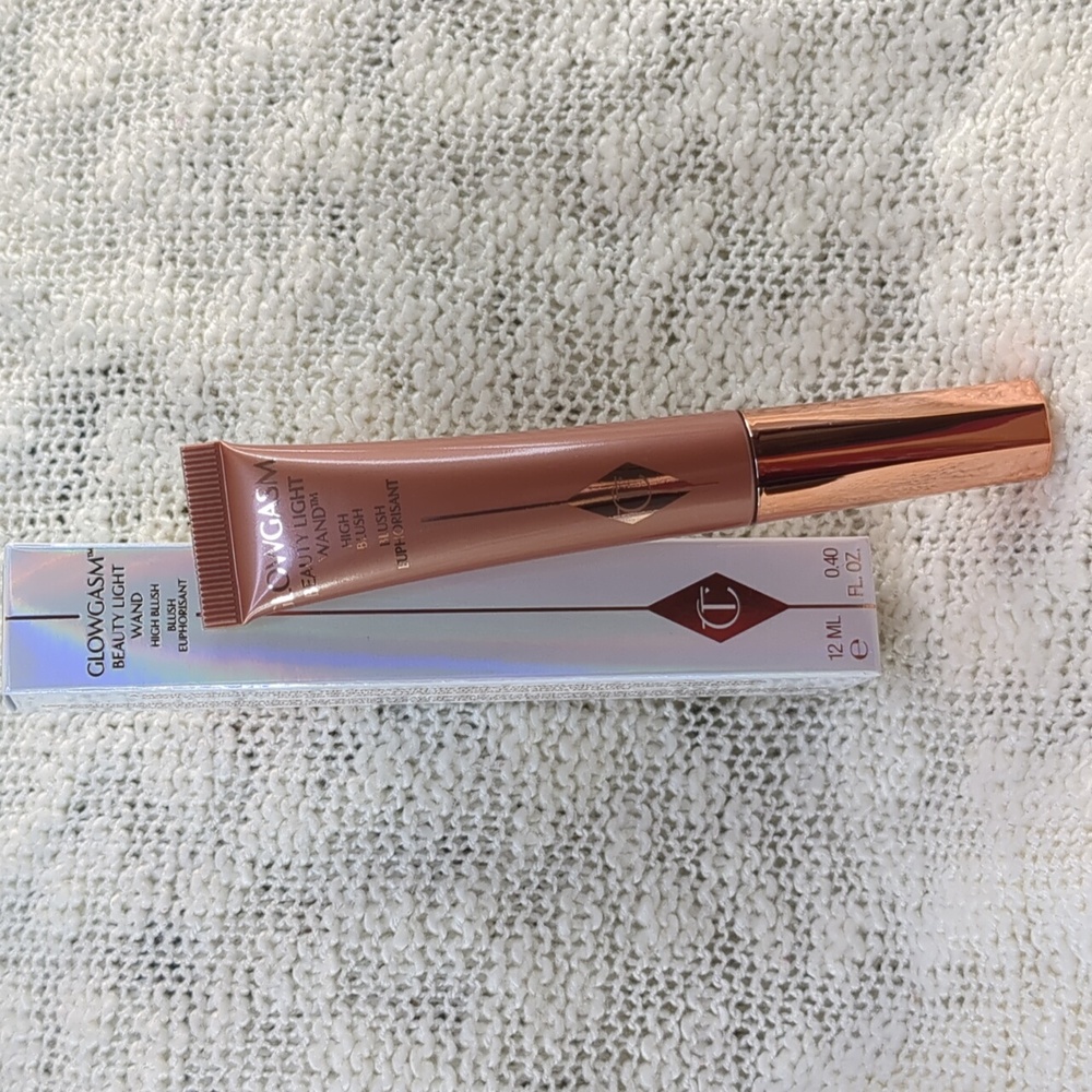 Charlotte Tilbury Highlighter Light Wand in Pinkgasm, 12ml/0.40fl oz